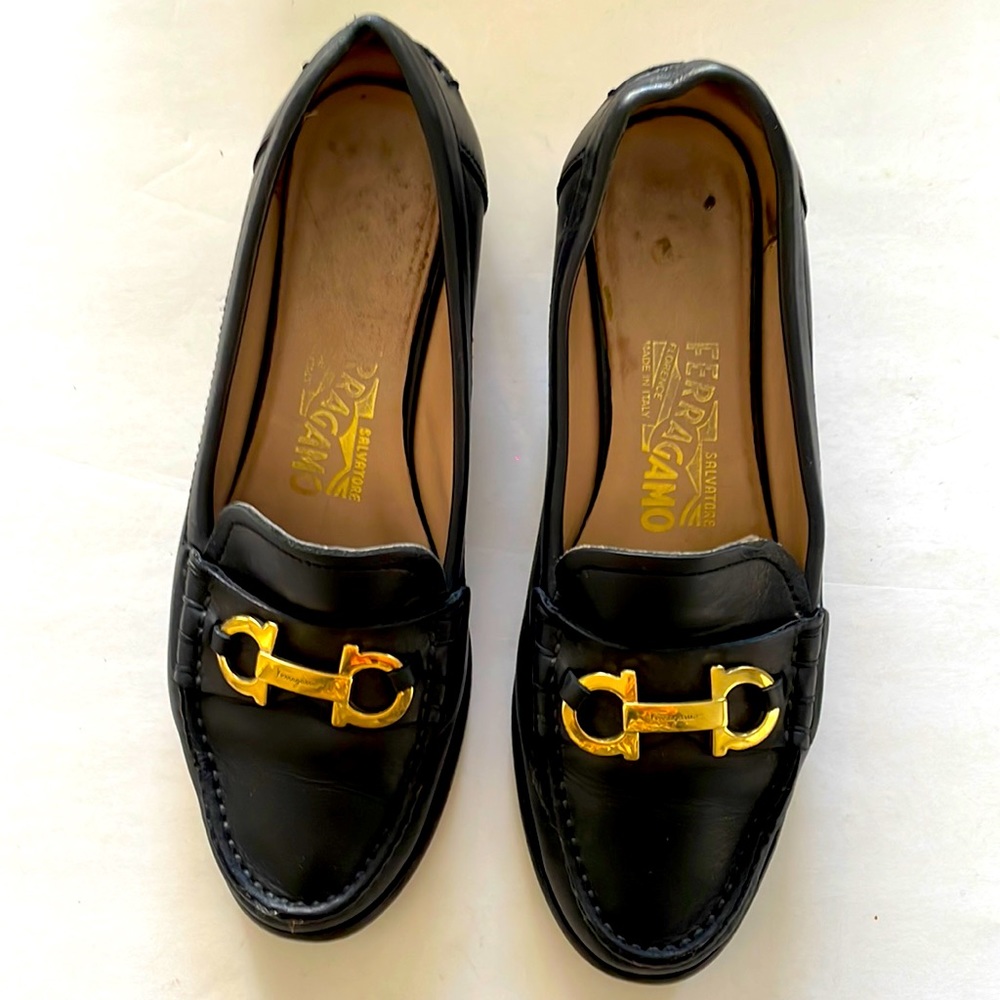 Salvatore Ferragamo Black Leather Loafers Gold Tone Gancini Logo